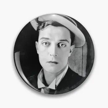 Buster Keaton Bw Vintage D13 Macio Botão Pin De Metal Criativo Cartoon Emblema Engraçado Mulheres De Presente De Jóias De Moda Chapéu Bonito Pin De Lapela