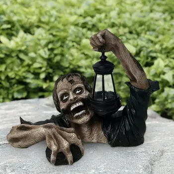 Zumbi Rastejando para fora da Sepultura Escultura com Lanterna de LED Jardim Estátua Decoração